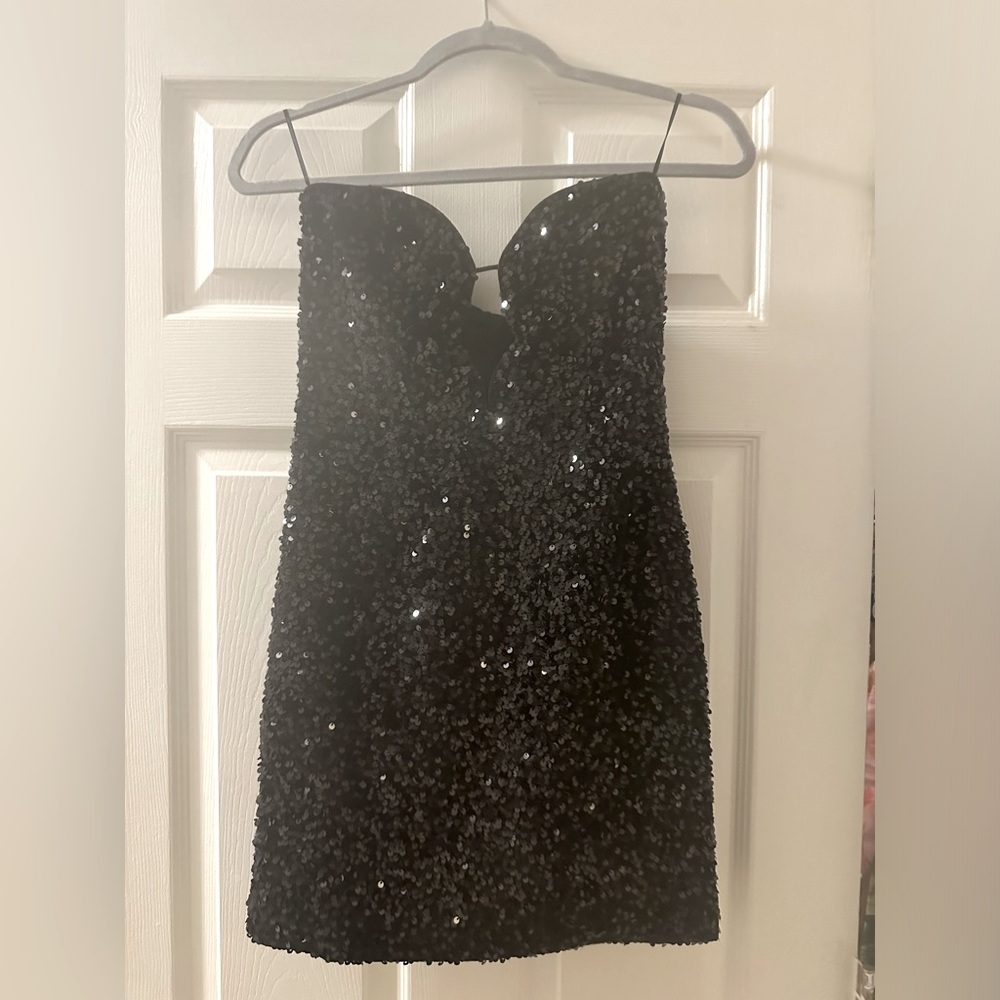 NWT Bardot Eleni size 2 sequin black dress!